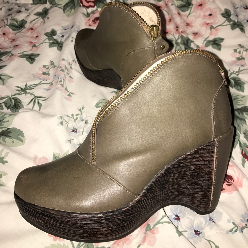 Jambu zipper booties