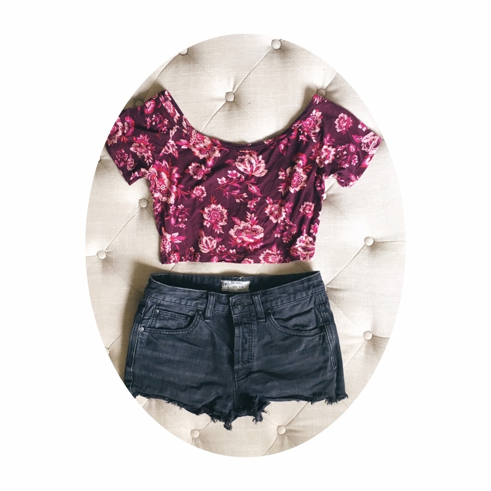 🌺 Off the Shoulder Crop Top