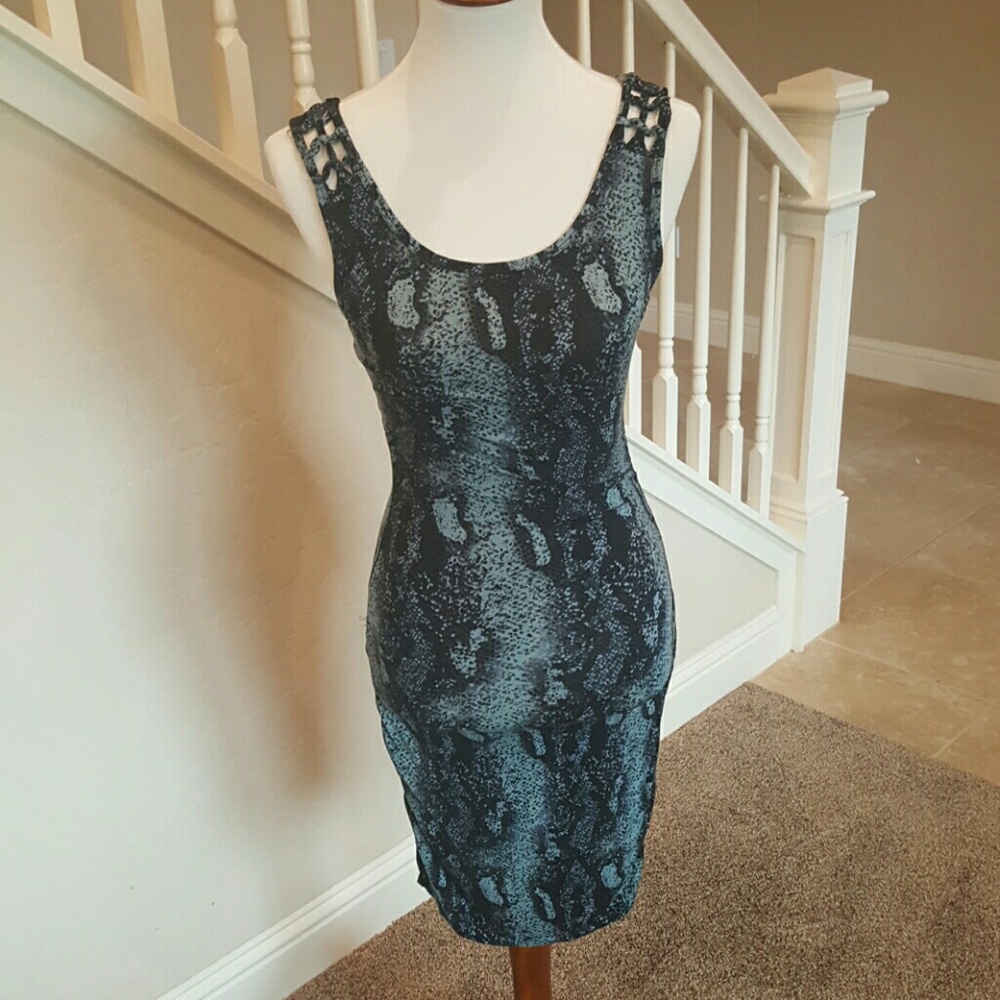 Guess dress size medium
