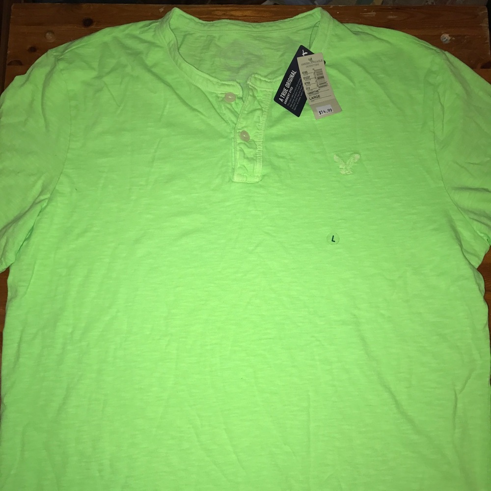 Bright green American eagle tee