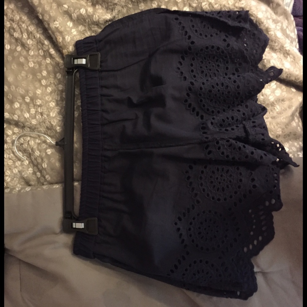 navy blue flowy shorts