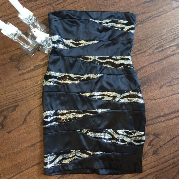 NWT party dress - Picture 2 of 3