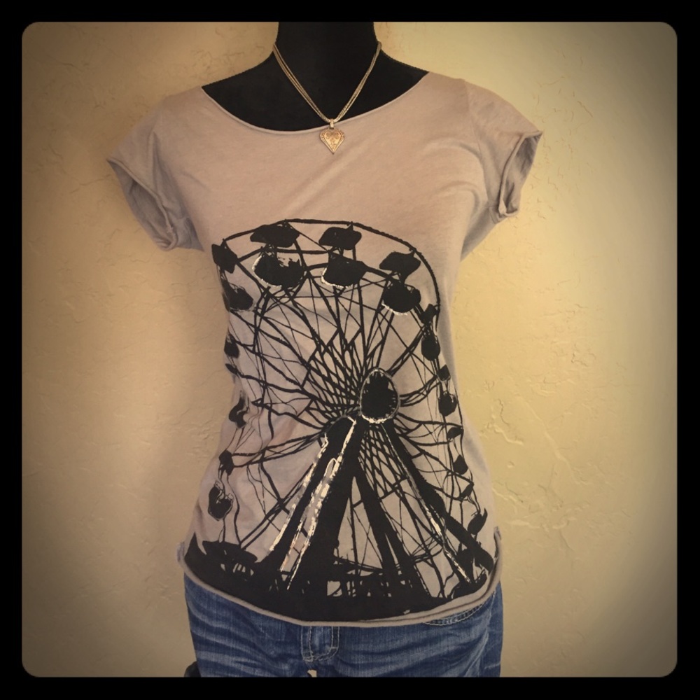❤️ Ferris wheel tee. (Love the back)