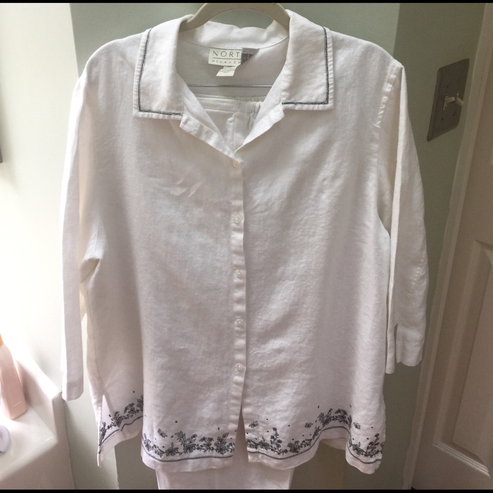 Norton McNaughton two piece Capri pantsuit