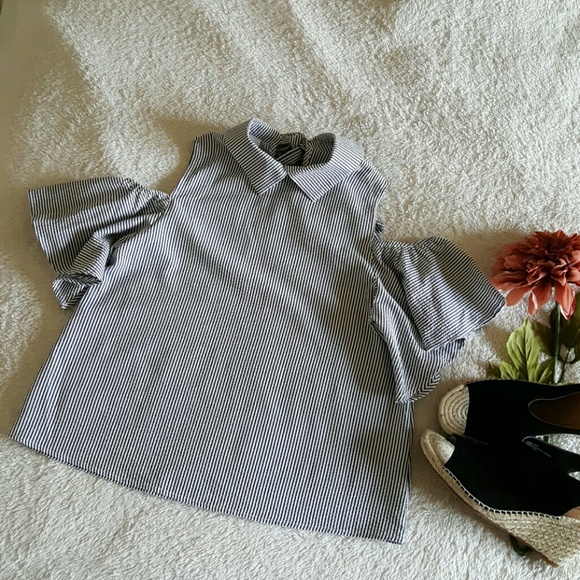 [REDUCED] Cold Shoulder Poplin Top - Picture 2 of 8