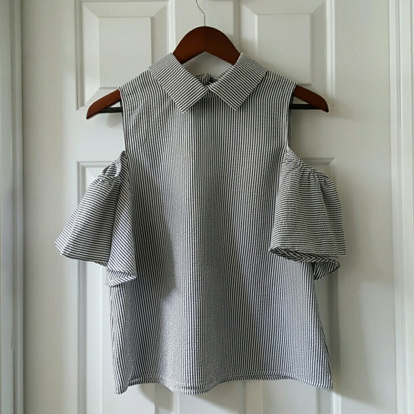 [REDUCED] Cold Shoulder Poplin Top - Picture 4 of 8