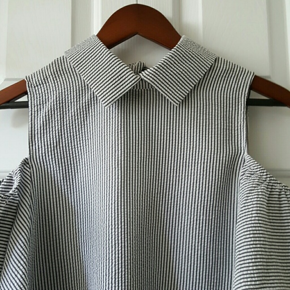[REDUCED] Cold Shoulder Poplin Top - Picture 5 of 8