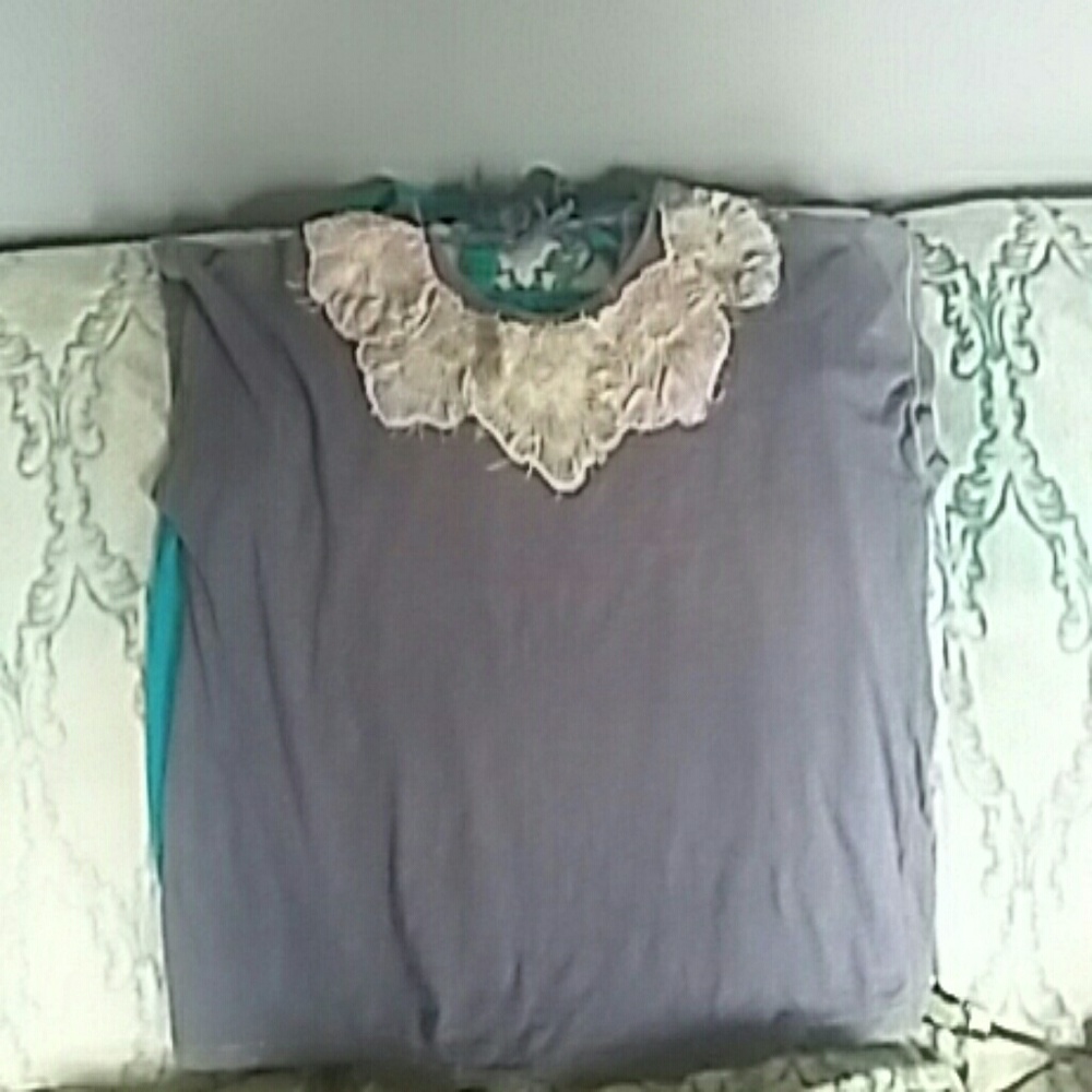 🌸🌺Avenue embroidered flower shirt