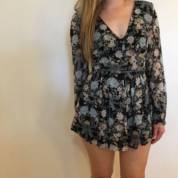 Juniors Floral Chiffon Romper - Picture 2 of 8