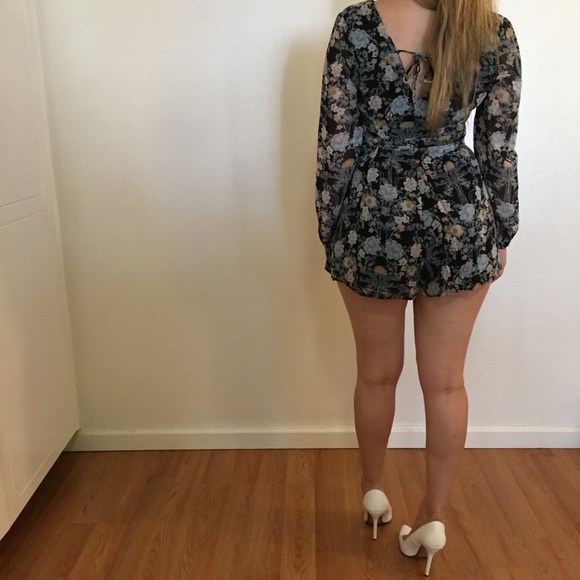 Juniors Floral Chiffon Romper - Picture 6 of 8