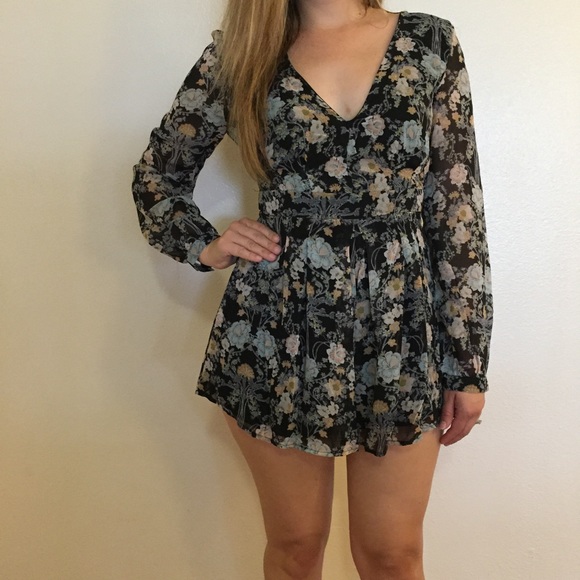 Juniors Floral Chiffon Romper - Picture 7 of 8