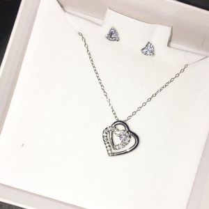 Meet your Posher, Nada