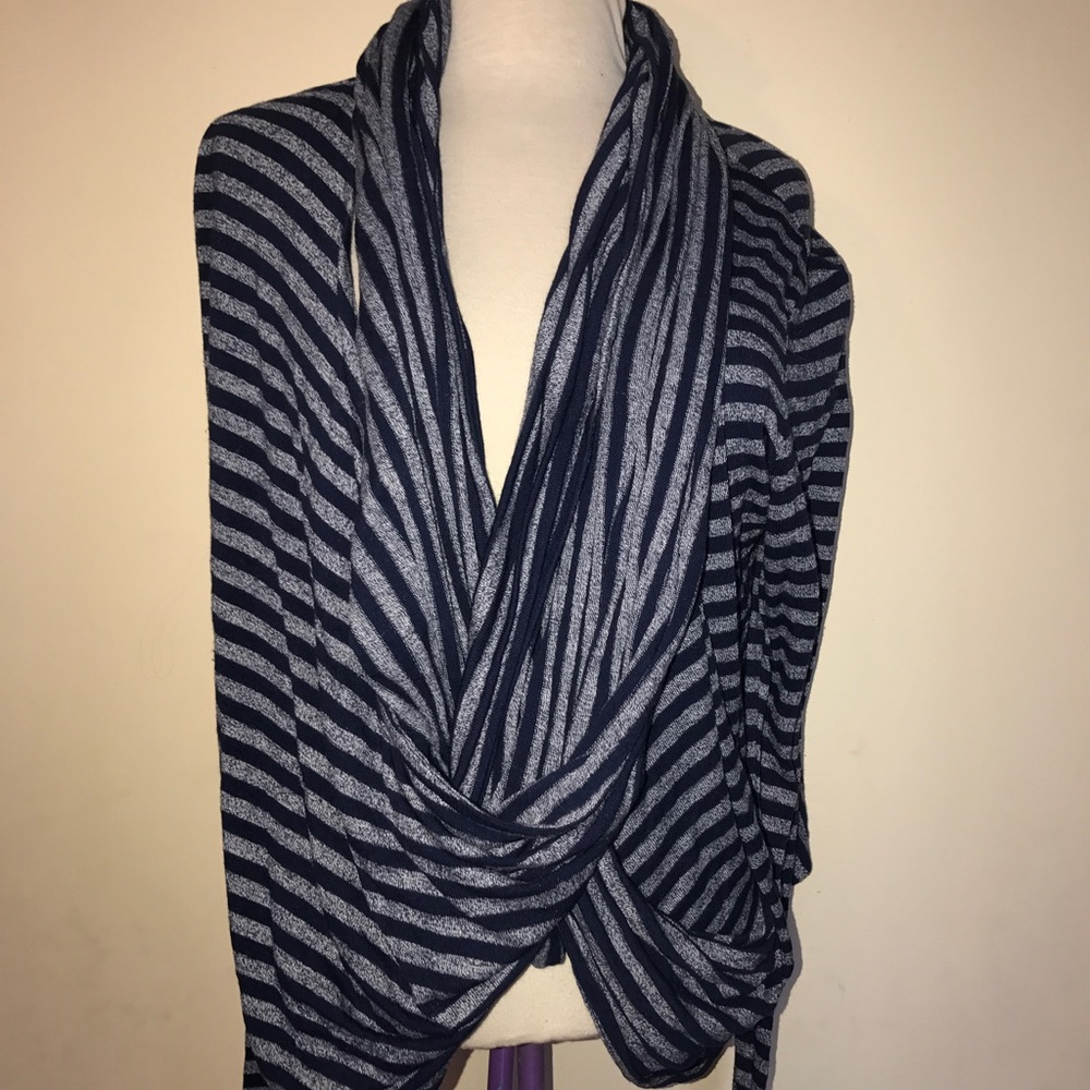 Cardigan w/scarf BY AVON - Picture 2 of 5