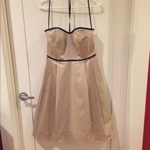 FINAL PRICE DROP!! Strapless dress w/ pockets!