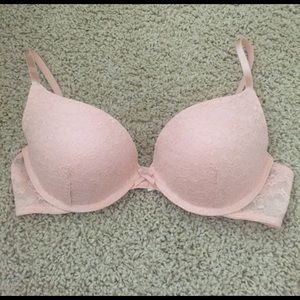 Adorable light pink lace bra