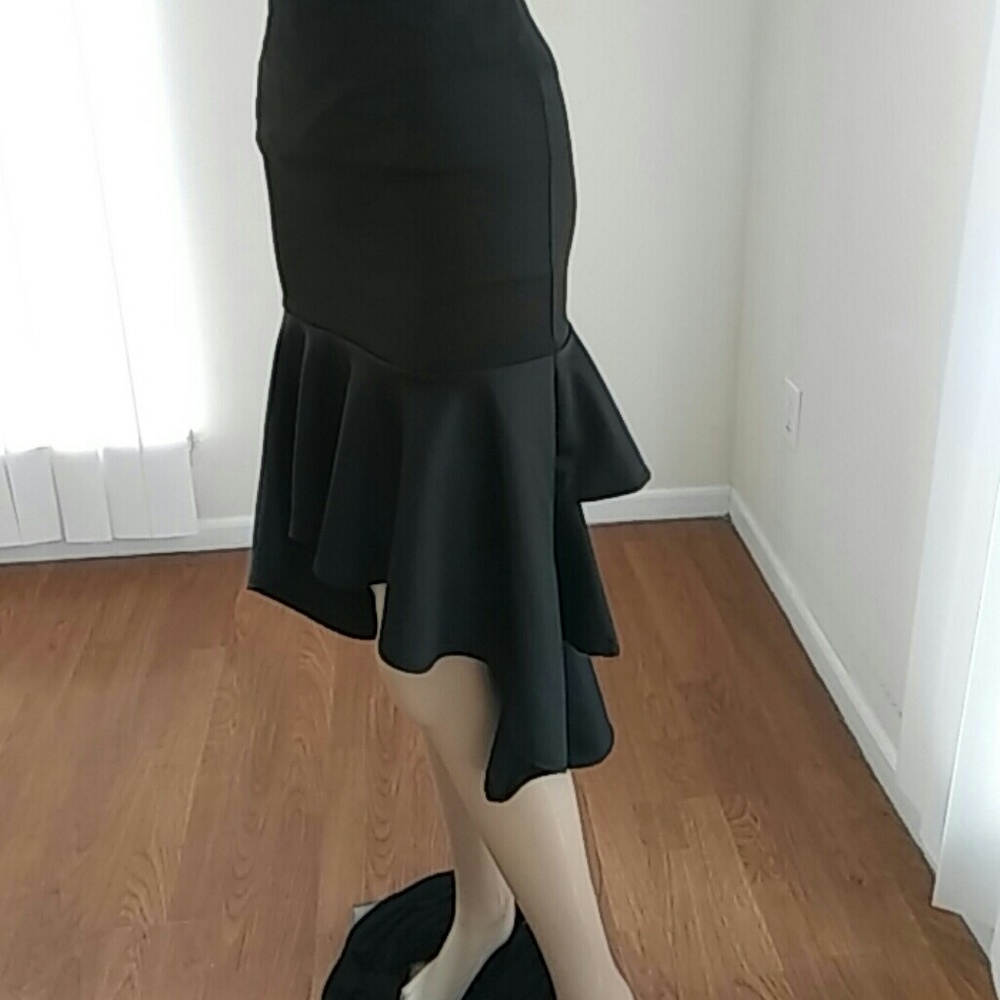 Black Pencil ruffle high and low skirt