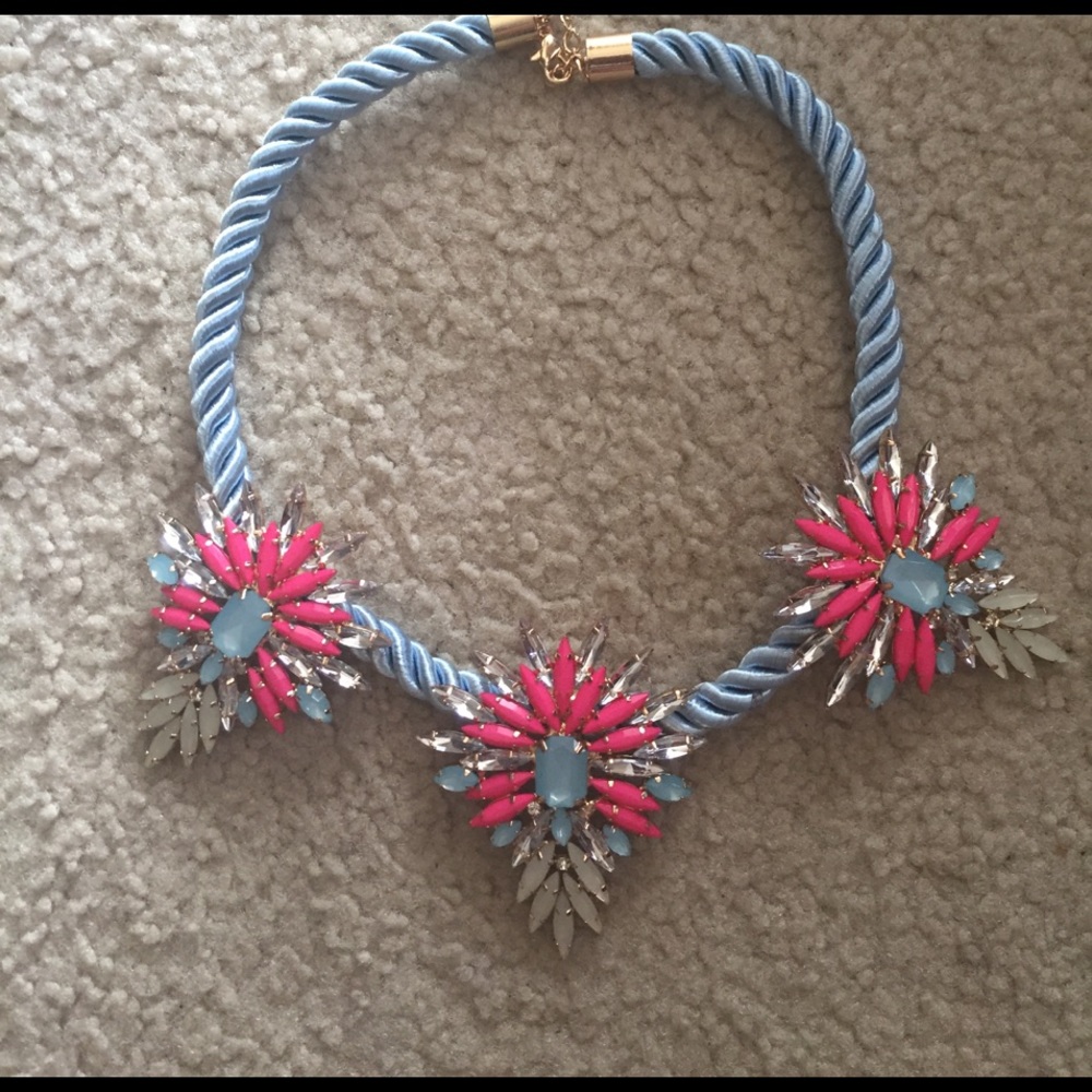 Statement necklace
