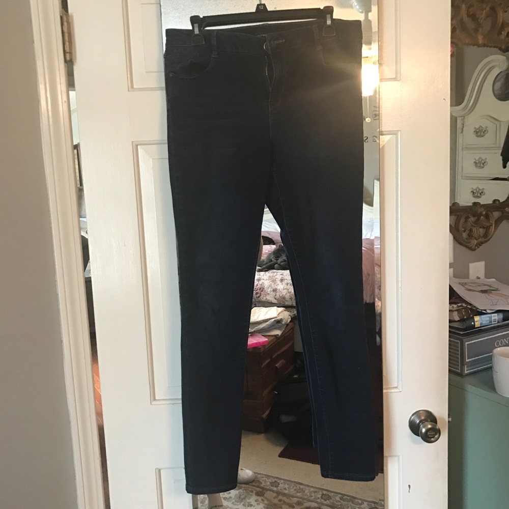 Miss pouredin blu jeans