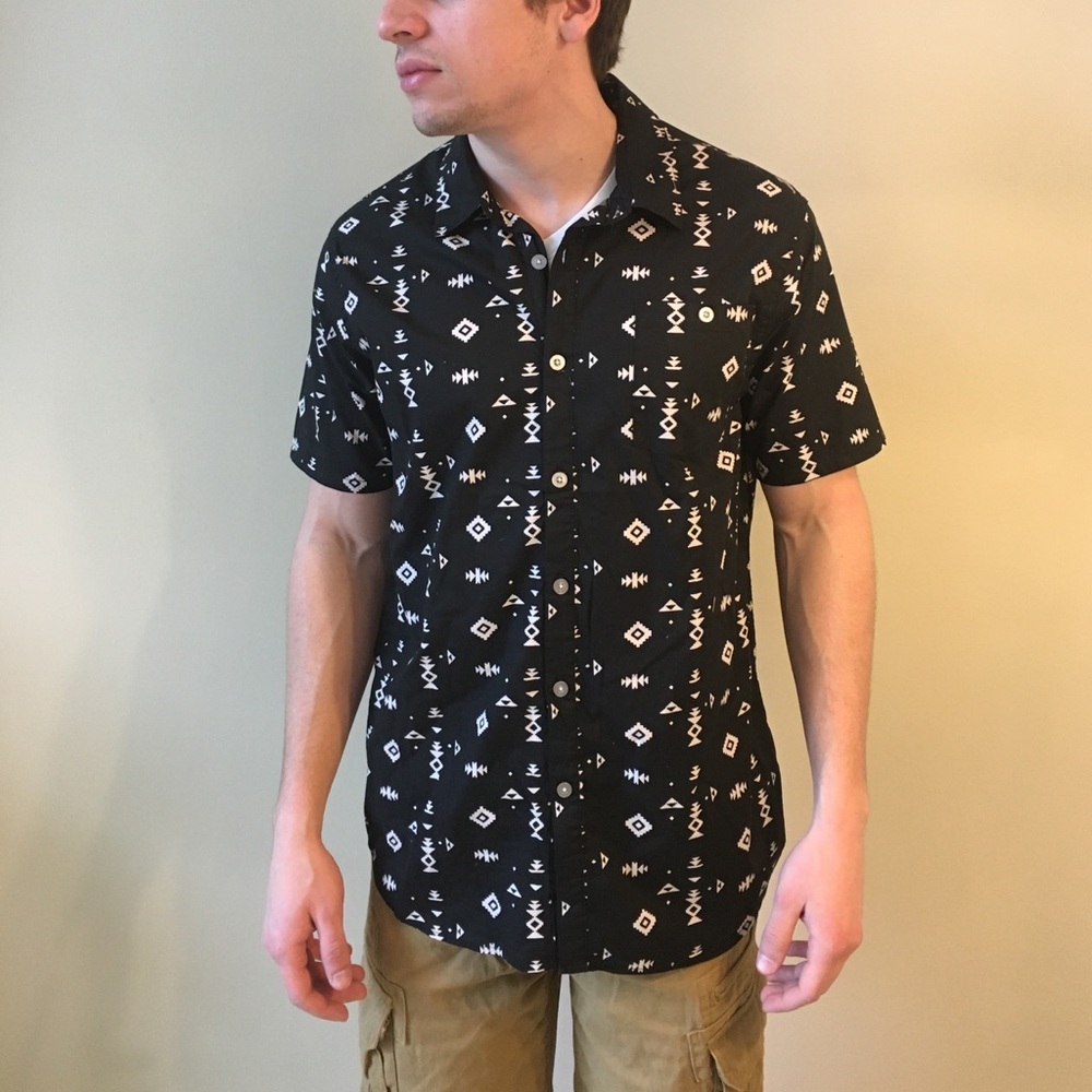Aztec printed s/s woven shirt