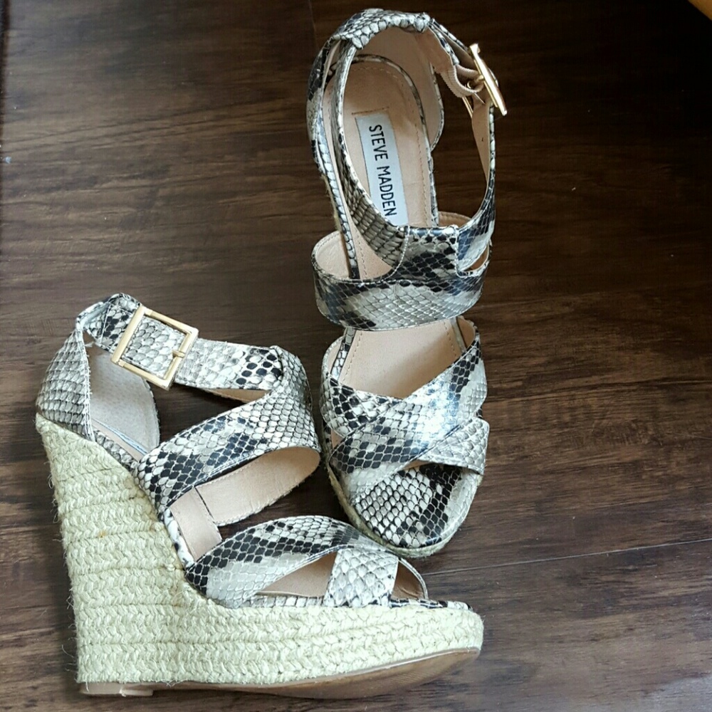 SALE!!!Steve Madden Kloudd Wonderful Wedges!