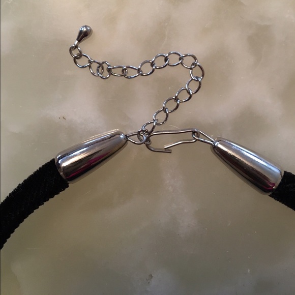 Two Choker Necklaces! πΎπ» - Picture 5 of 8