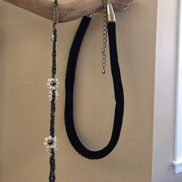 Two Choker Necklaces! πΎπ» - Picture 3 of 8