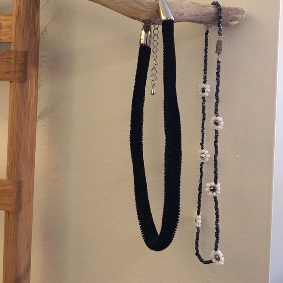 Two Choker Necklaces! πΎπ» - Picture 4 of 8