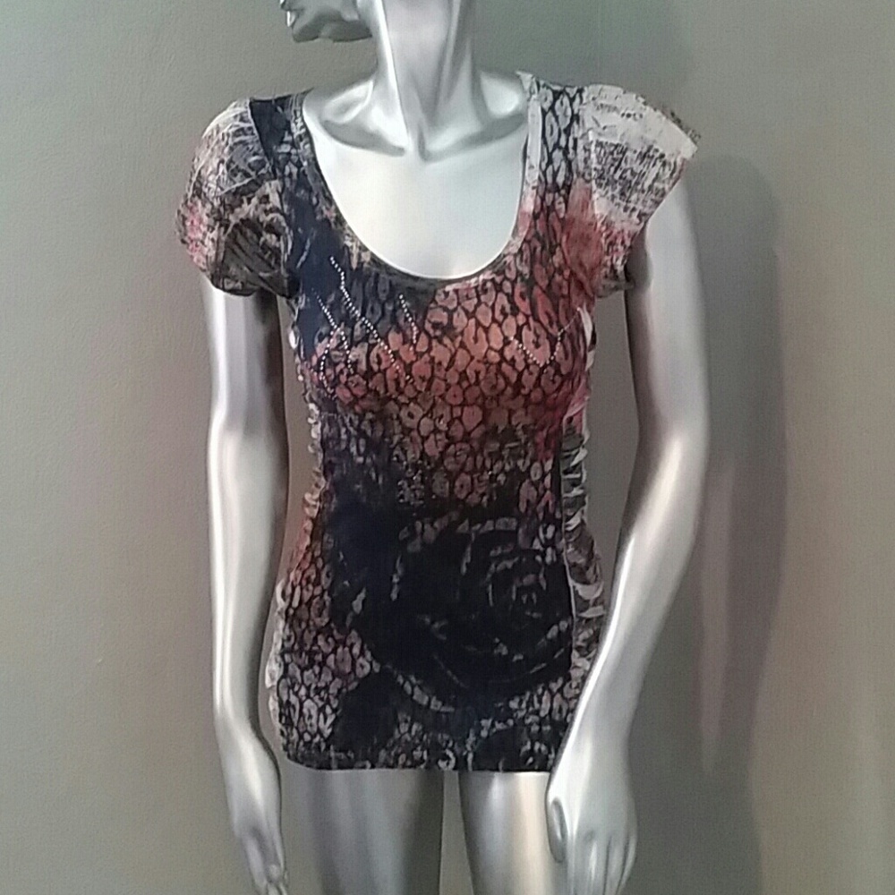 Stretchy ruffled cute print shirt