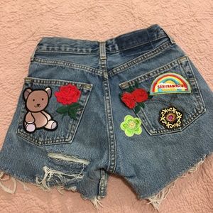 LF HIGHWAISTED DENIM SHORTS WITH DETAILING SIZE XS