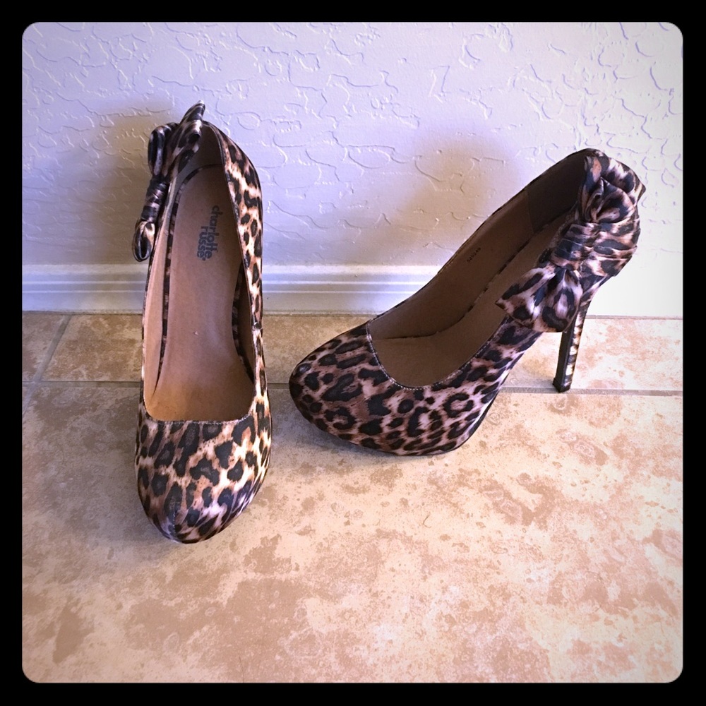 Selling cheetah print size 9 Heels