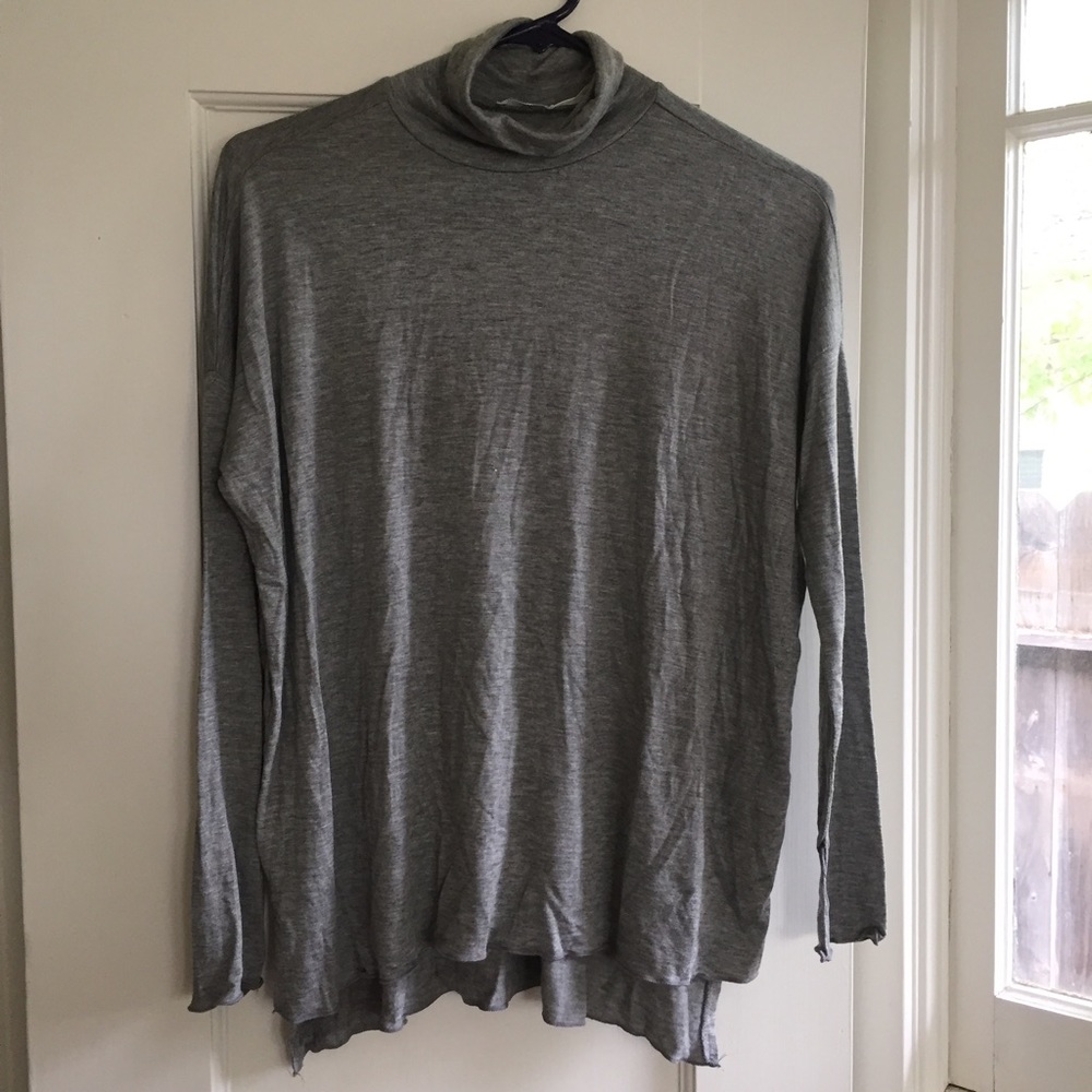 Mock-turtleneck