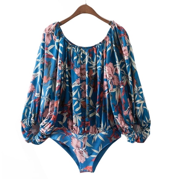 Bell Bodysuit - Picture 3 of 6