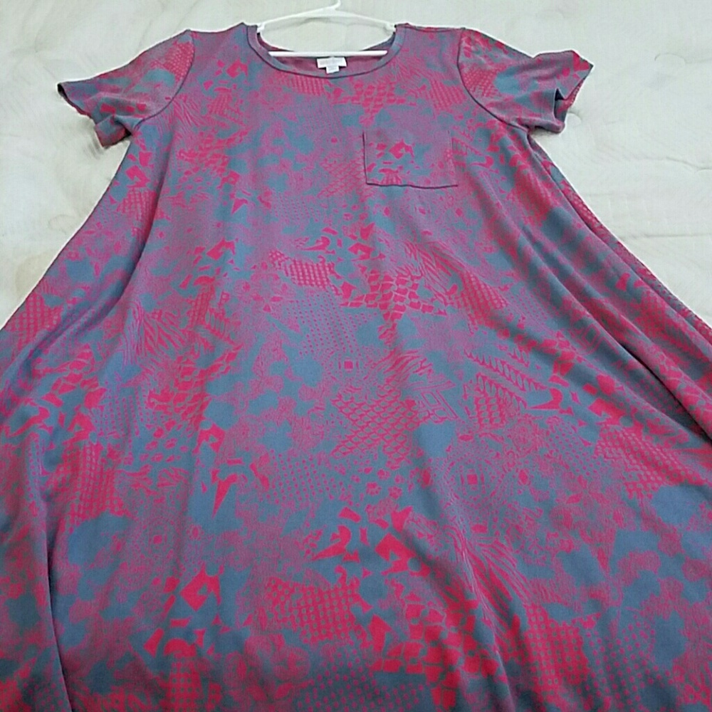 Xl carly dusty blue grey/fushia. Stunning colors