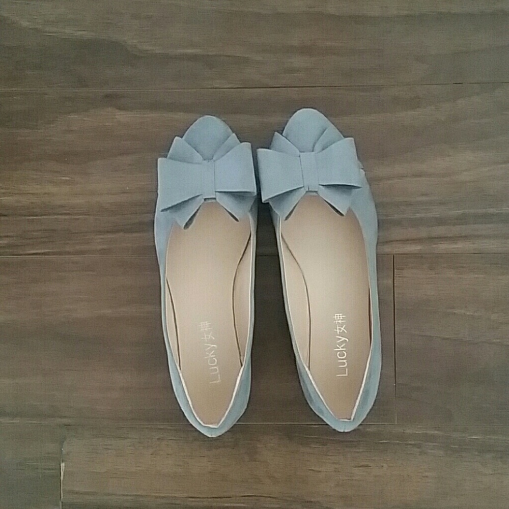 Grey Bow Flats