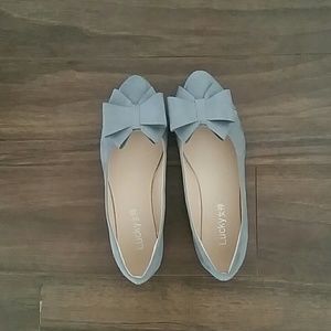 Grey Bow Flats