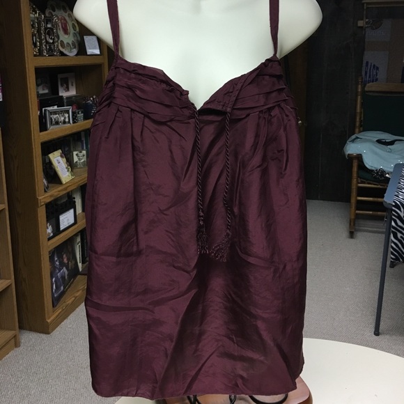 Old Navy Tops - Sweet and sexy in silk