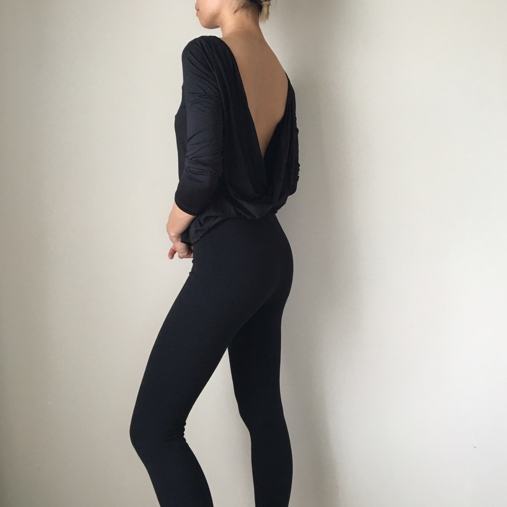 Open back long sleeve top. - Picture 2 of 4