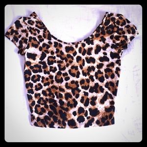 🌸NWOT WINDSOR Leopard Print Crop Top🌸