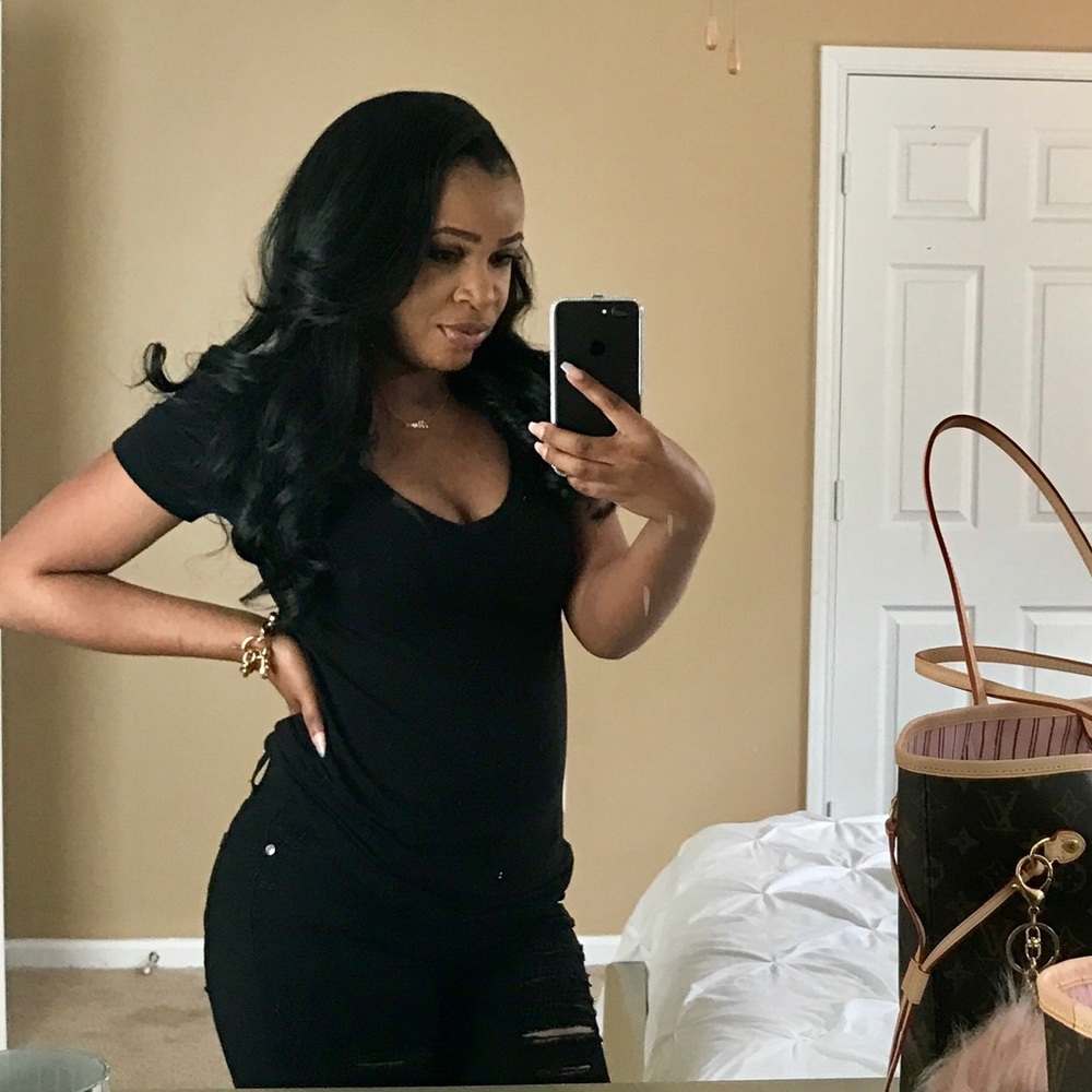 Meet your Posher, Aneshia