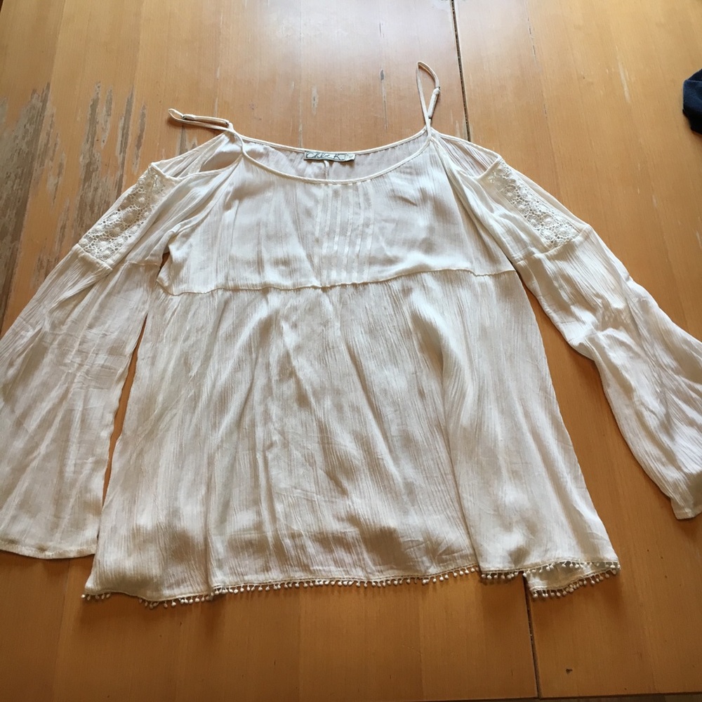 Off the shoulder Chloe Kardashian top