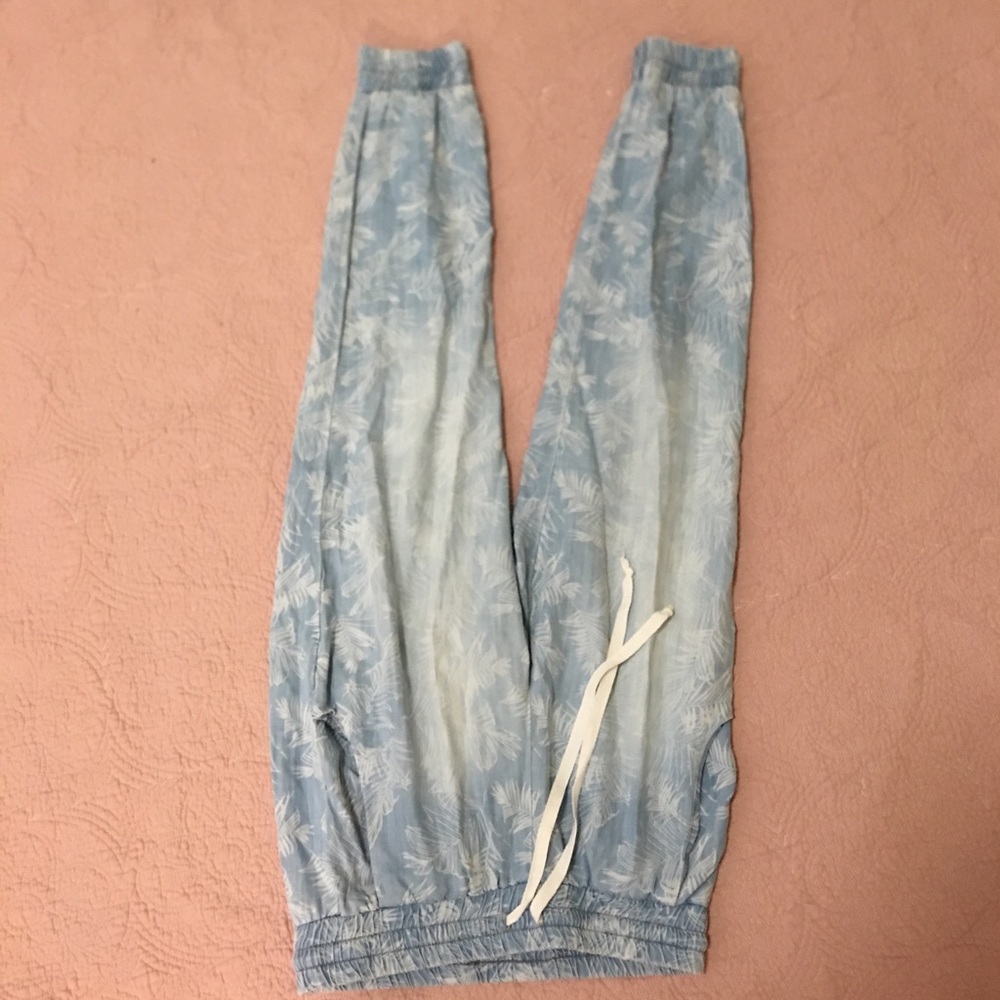 Cloth and Stone Joggers size XS