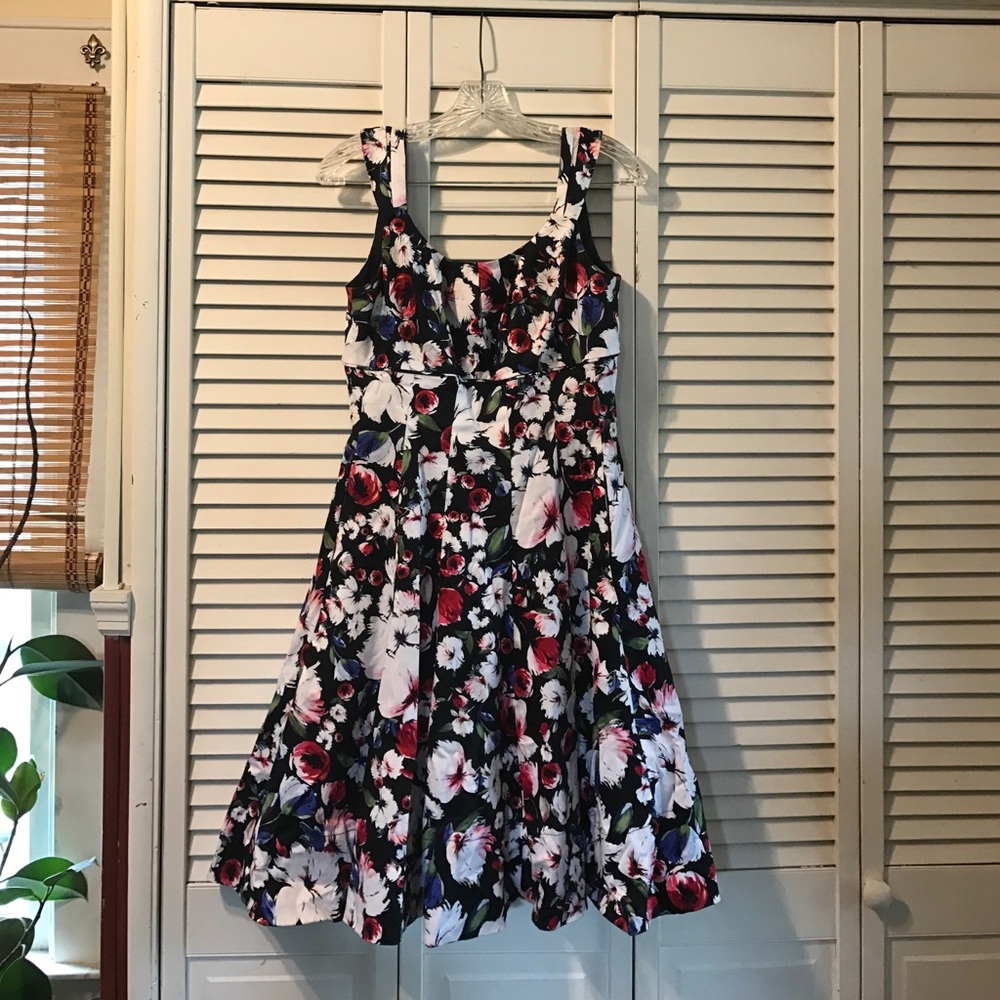 A – line summer floral print party dress.