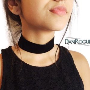 Velvet Choker by Dani Rogue.