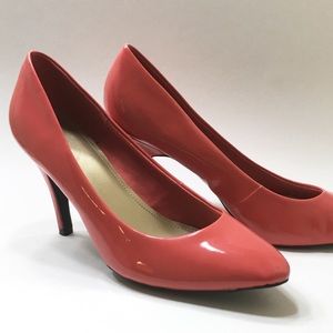 Pink Fioni brand pumps