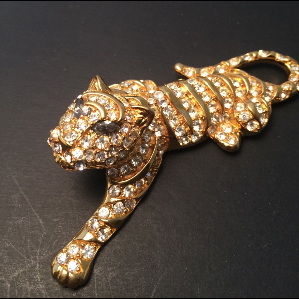 TRIFARI vintage 1991 QVC  line, gold plated, tiger brooch