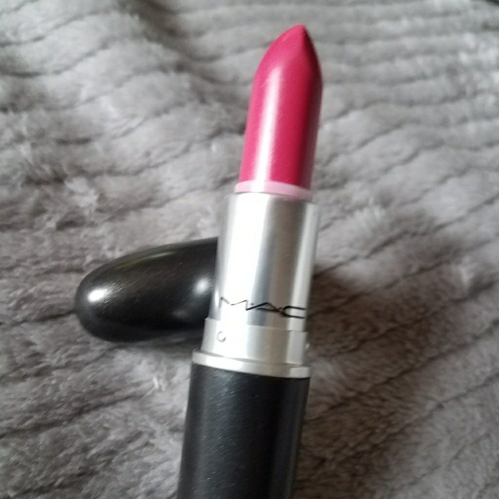 MAC - red balloon lipstick