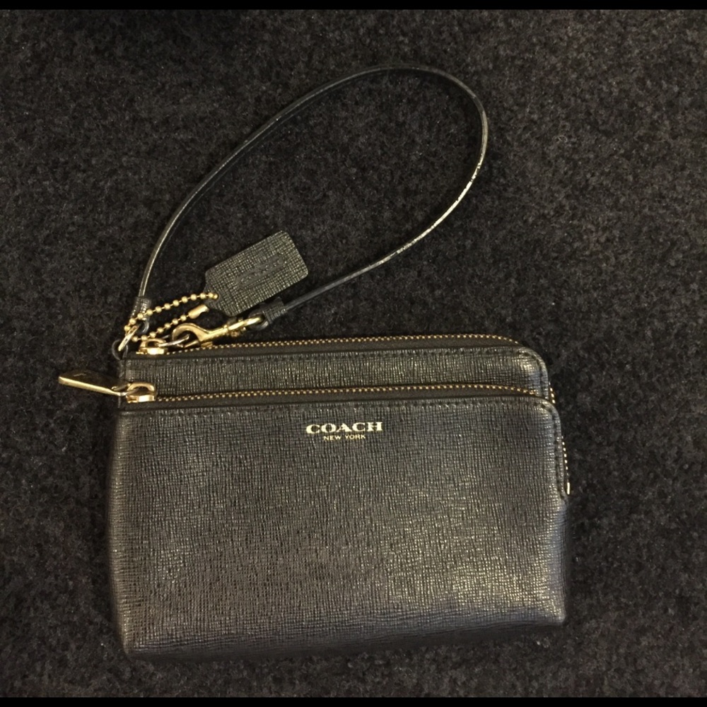 🖤Coach wristlet