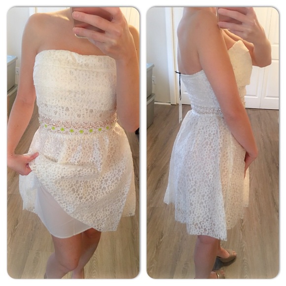 Gorgeous white lace dress - Picture 2 of 2