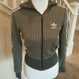 In great condition vintage adidas sweater