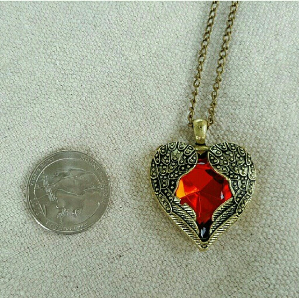 🔴Last 1🔴 Heart Angel Wings Necklace NWOT - Picture 2 of 5